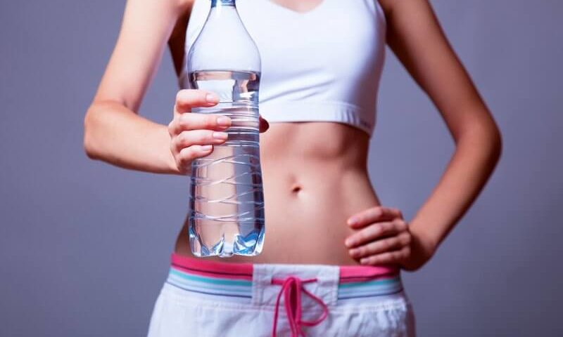 ارتباط اساسی بین نوشیدن آب و از دست دادن وزن